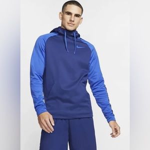 Nike Therma Sleeve Graphic Hoodie Color-contrasting sleeves in blue size XL